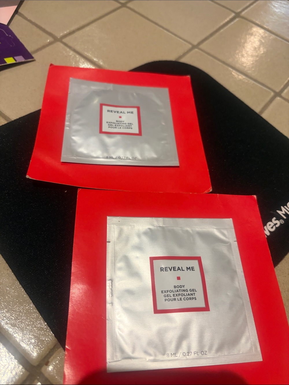 Reveal Me Body Exfoliating Gel Single-Use Sachets - Red & Silver